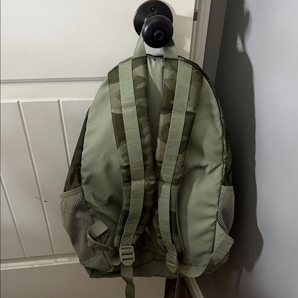 PINK Victoria's Secret Camo Backpack - Picture 4 of 4